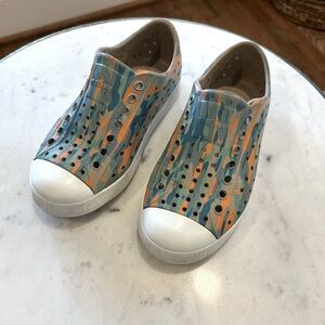 Native Jefferson Kids Shoes - Blue/Orange/Green, Size C11